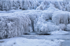 Gefrorener Wasserfall