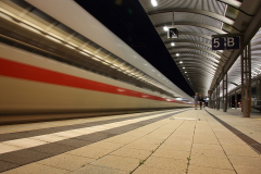 Nachts-am-Bahnhof
